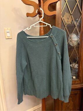 Women's Green Button-Shoulder Knit Sweater